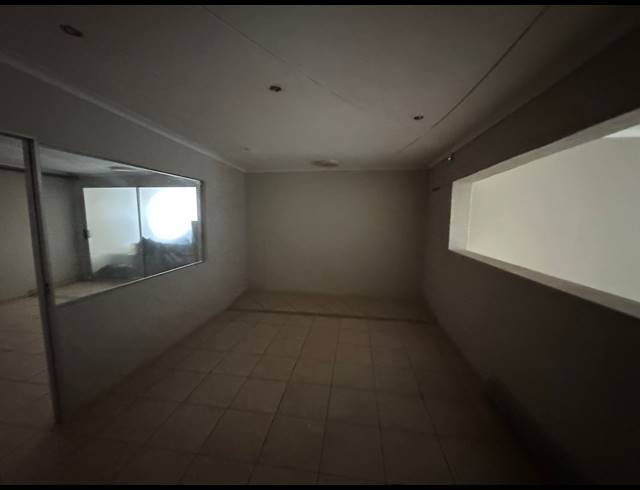 3,000M² WAREHOUSE FOR SALE IN WYNBERG
